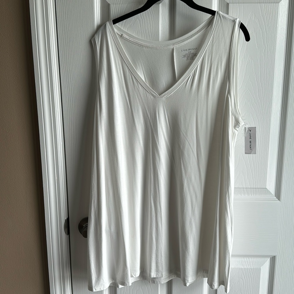 NWT- Woman’s Lane Bryant white sleeveless long soft tank top